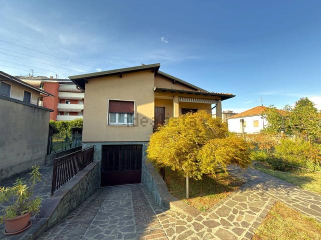 Case e ville in vendita di 205 m² in Via Giuseppe Verdi, 11