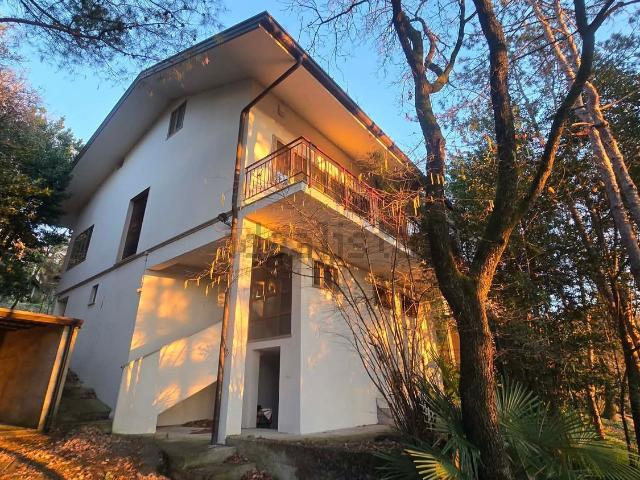 Case e ville in vendita di 205 m² in Via Giacomo Venezian, 9