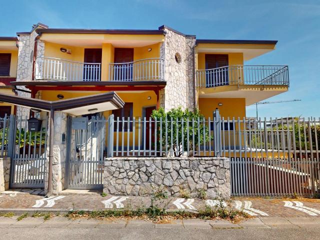 Case e ville in vendita di 205 m² in Via Giovanni Falcone e Paolo Borsellino, 45