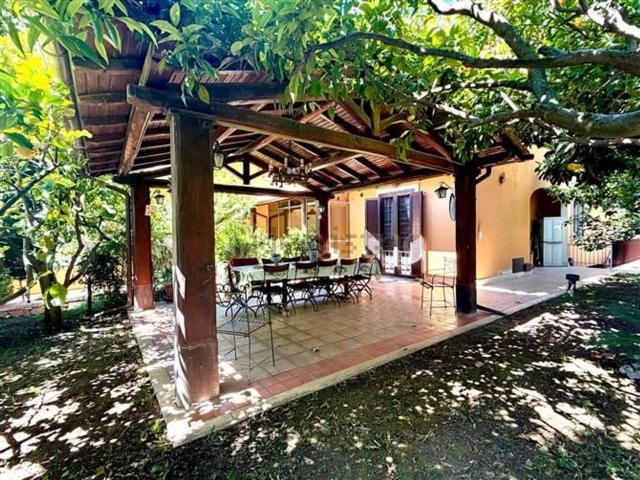 Case e ville in vendita di 205 m² in Via della Marranella di Marino
