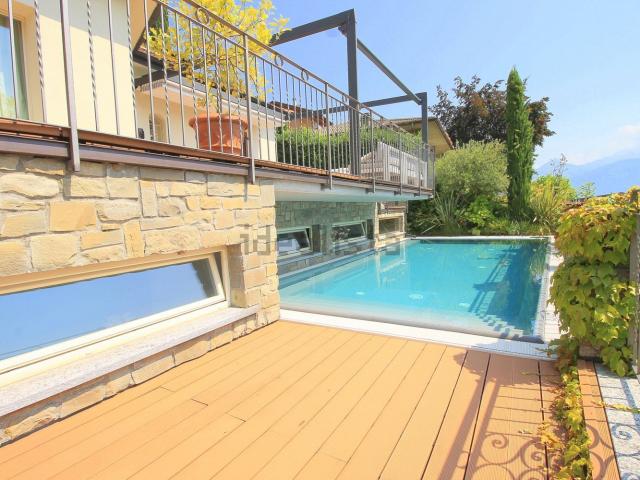 Case e ville in vendita di 205 m² in Via Luigi Cadorna