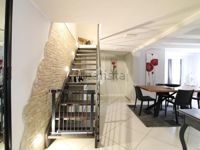 Case e ville in vendita di 205 m² in Via Soliman, 10
