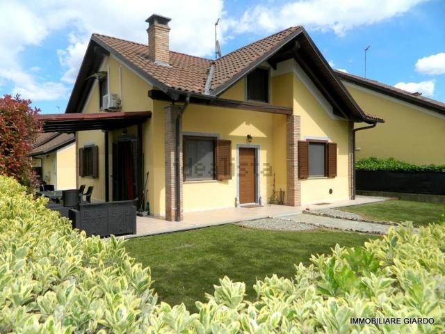Case e ville in vendita di 205 m² in Via San Martino, 5