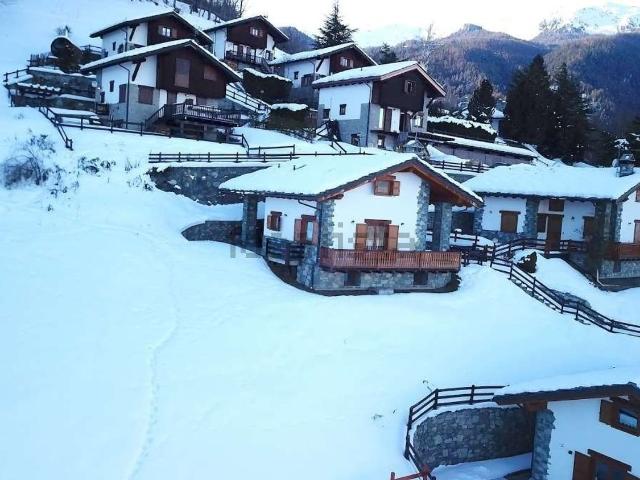 Case e ville in vendita di 205 m² in Frazione Grande Cerise
