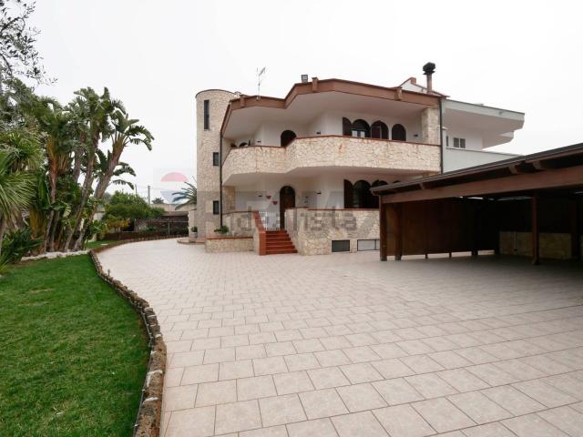 Case e ville in vendita di 205 m² in Strada Detta della Marina, 86