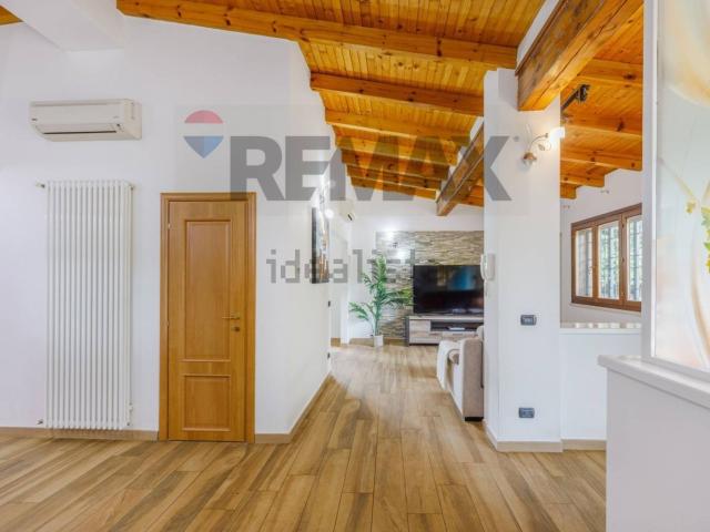 Case e ville in vendita di 206 m² in Via del Casinazzo, 12