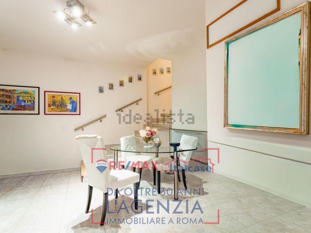 Case e ville in vendita di 206 m² in Via Luigi Pagliani, 23