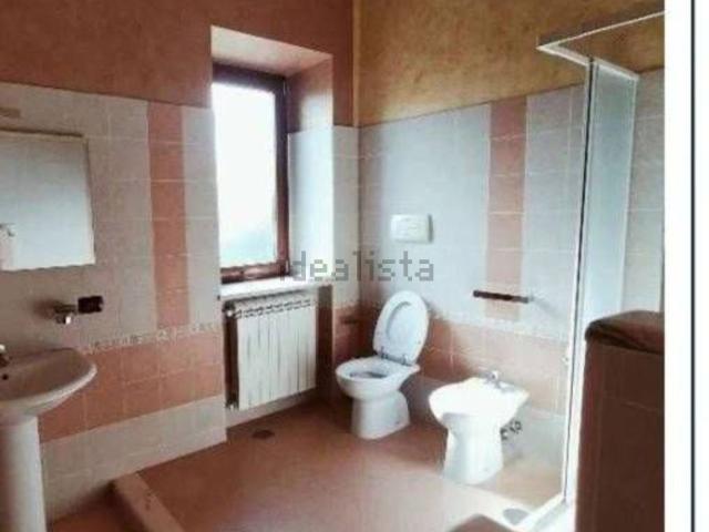 Case e ville in vendita di 206 m² in Via Taburno