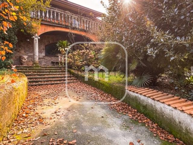 Case e ville in vendita di 206 m² in Via Valle Pantano, 34