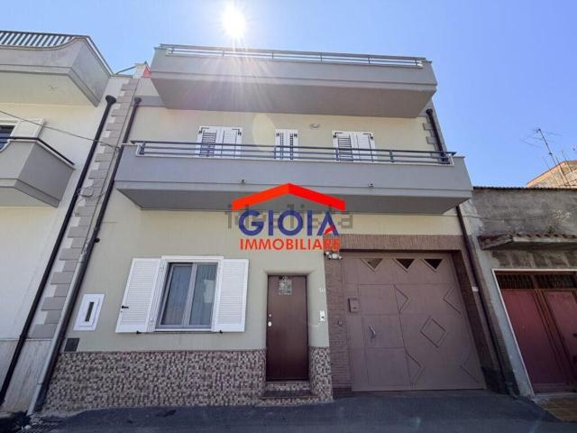 Case e ville in vendita di 207 m² in Via Crocifisso
