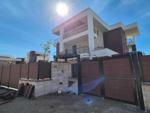 Case e ville in vendita di 207 m² in Via del Torraccio, 181