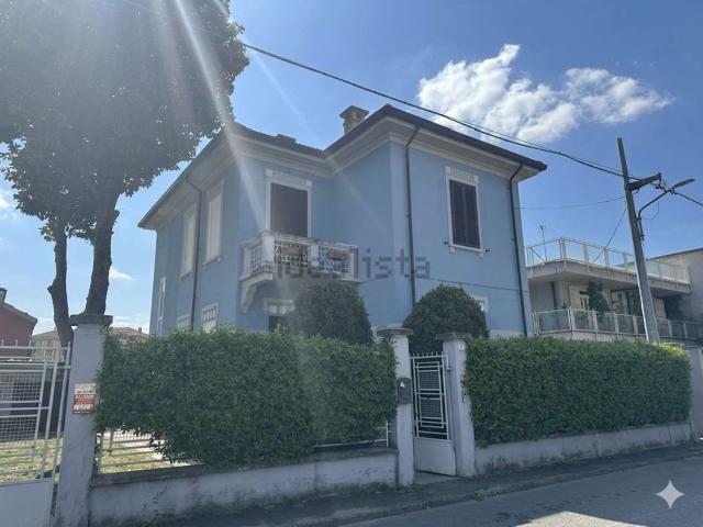 Case e ville in vendita di 207 m² in Via della Maranzana