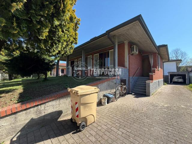Case e ville in vendita di 207 m² in Via Liguria, 5