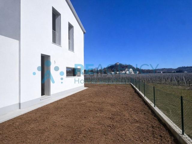 Case e ville in vendita di 207 m² in Via Thomas Edison