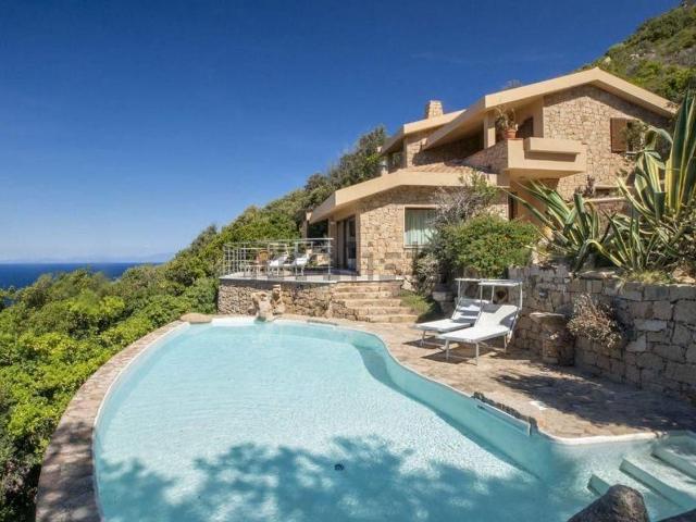 Case e ville in vendita di 207 m² in Località Costa Paradiso