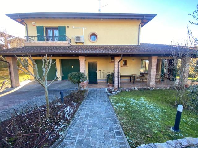 Case e ville in vendita di 208 m²