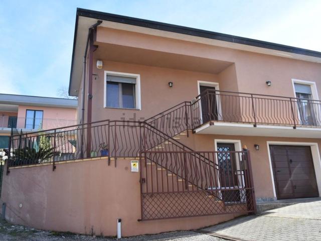 Case e ville in vendita di 208 m²