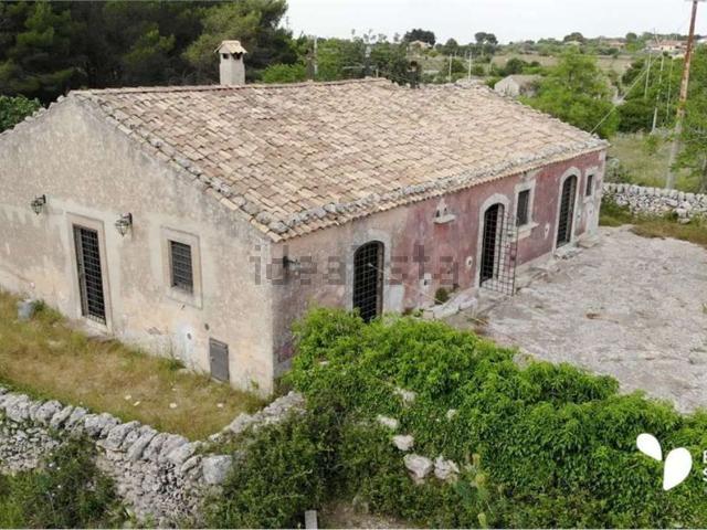 Case e ville in vendita di 208 m² in Strada Senza Nome