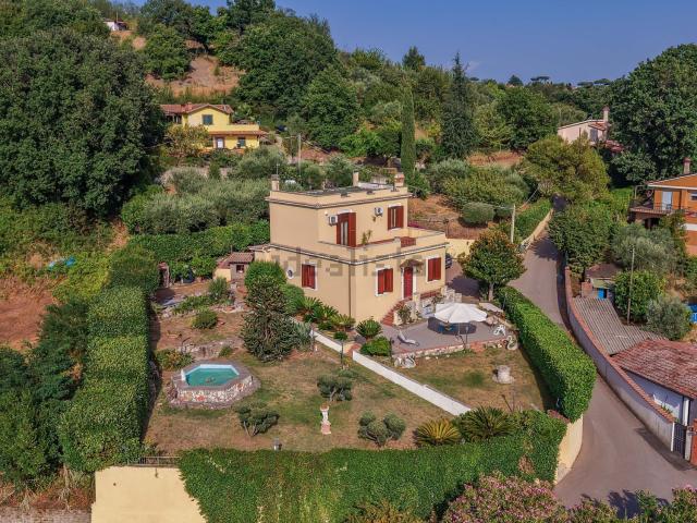 Case e ville in vendita di 208 m² in Strada statale s7