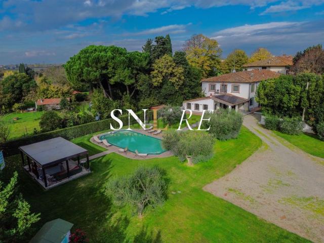 Case e ville in vendita di 209 m² in Via di Castelnuovo