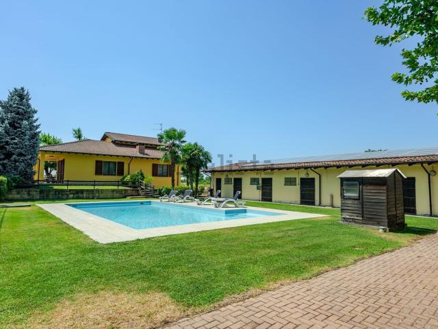 Case e ville in vendita di 209 m² in Via Levata
