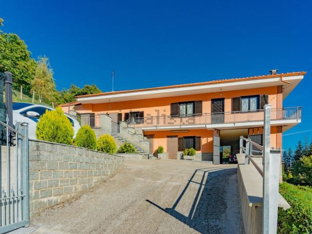 Case e ville in vendita di 209 m² in Via Monte Pelvo, 2