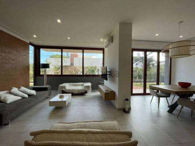 Case e ville in vendita di 209 m² in Via san felice circeo km 9500