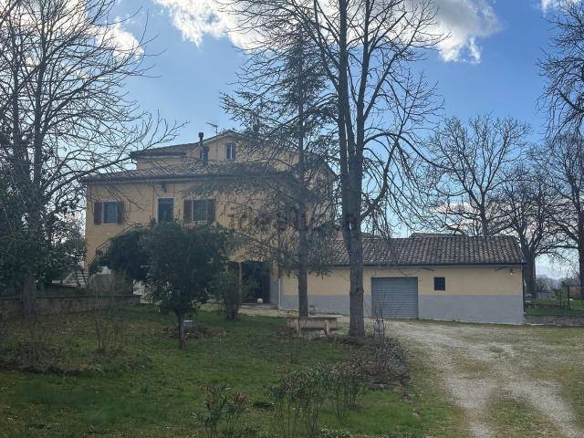 Case e ville in vendita di 209 m² in Frazione Brondoleto