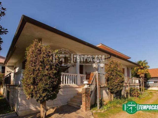 Case e ville in vendita di 210 m²