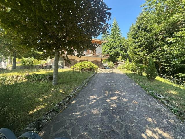 Case e ville in vendita di 210 m²