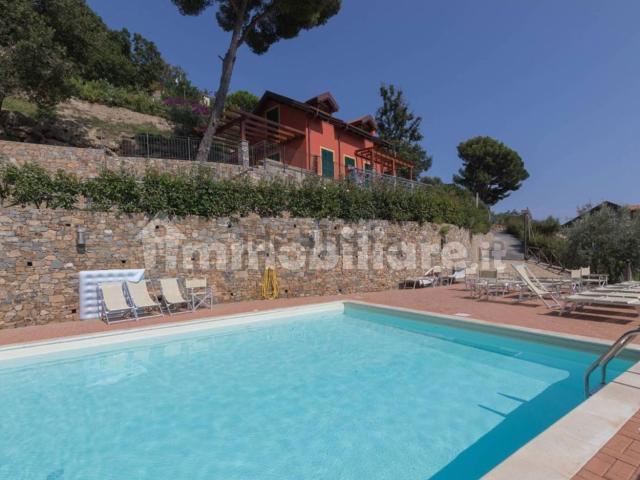 Case e ville in vendita di 210 m²