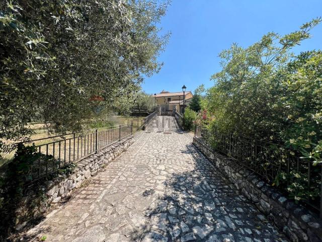 Case e ville in vendita di 210 m²