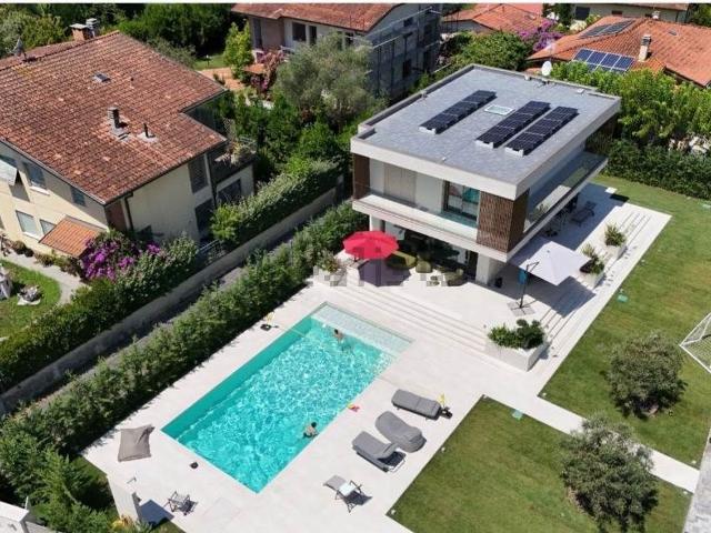 Case e ville in vendita di 210 m²