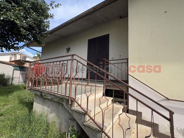 Case e ville in vendita di 210 m² in Via Colombaia, 11