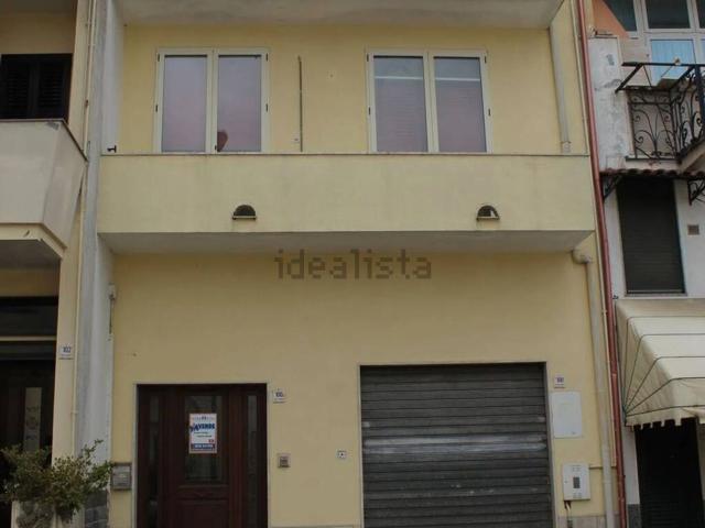 Case e ville in vendita di 210 m² in Via Capo