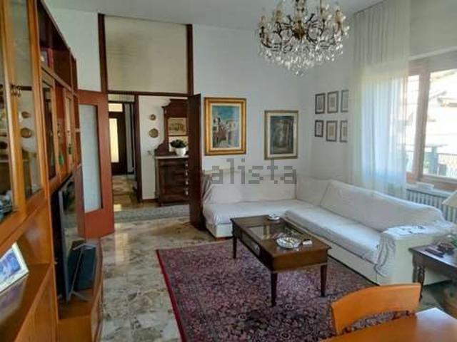 Case e ville in vendita di 210 m² in Via Ceresio