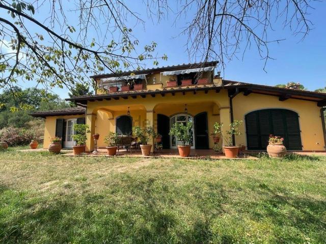 Case e ville in vendita di 210 m² in Via Croci