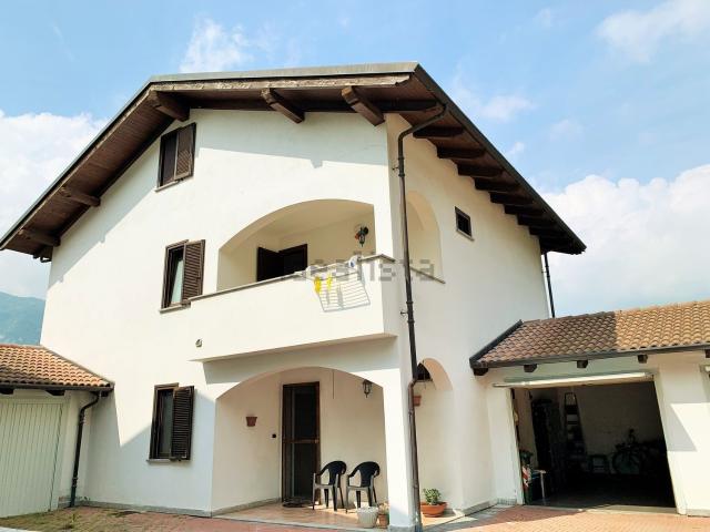 Case e ville in vendita di 210 m² in Via Alla Pradera, 5