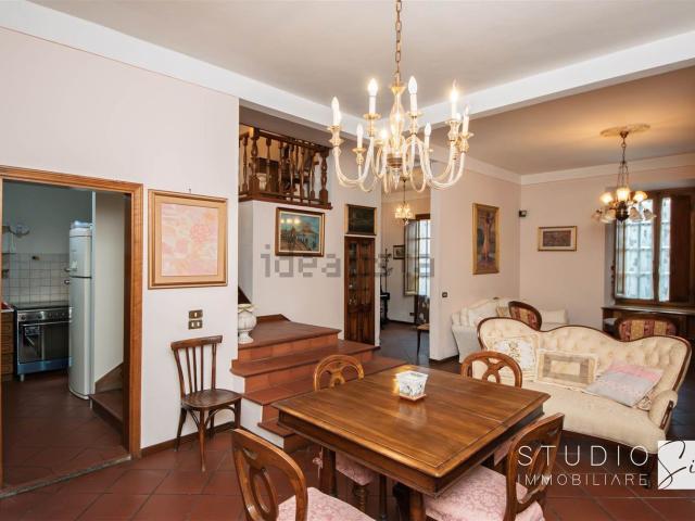 Case e ville in vendita di 210 m² in Via Enrico Betti