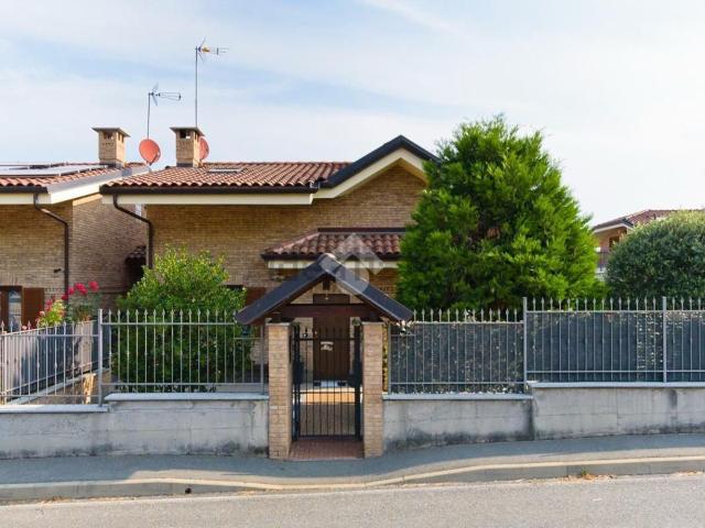Case e ville in vendita di 210 m² in Via Fratel Luigi Bordino, 6