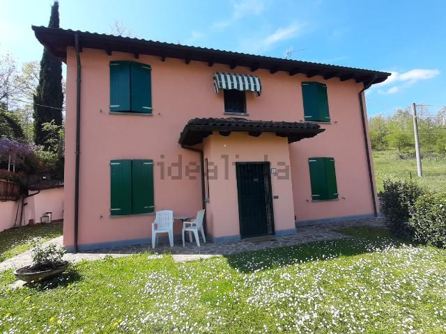 Case e ville in vendita di 210 m² in Via Molinello