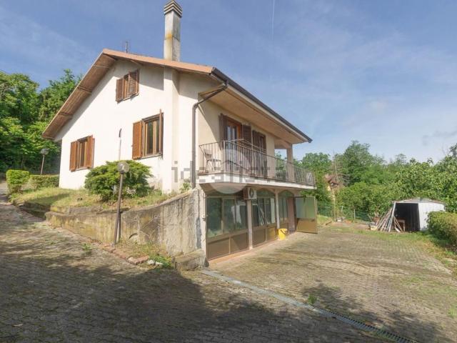 Case e ville in vendita di 210 m² in Via Mesteo, 29