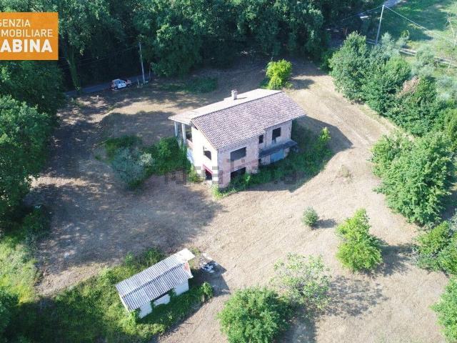 Case e ville in vendita di 210 m² in Via Spineta