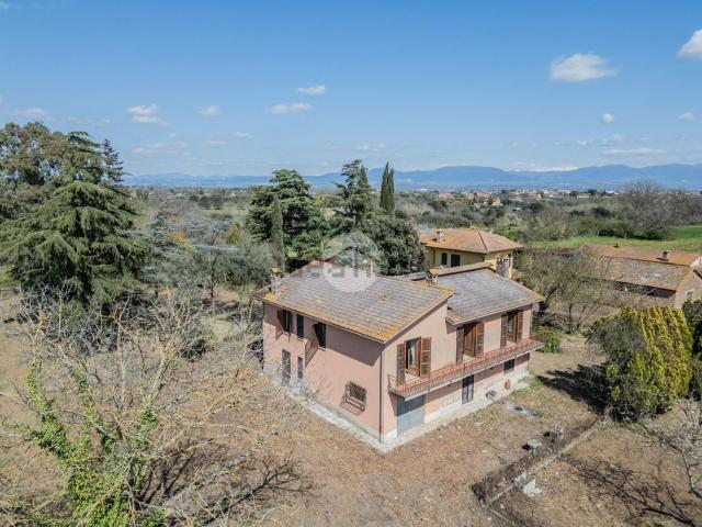 Case e ville in vendita di 210 m² in Via Terrano, 27