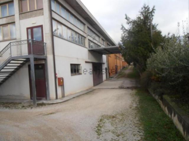 Case e ville in vendita di 210 m² in Via Tiberina Nord
