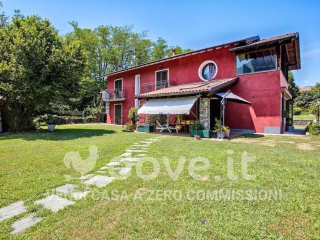 Case e ville in vendita di 210 m² in Via Ticinallo, 15