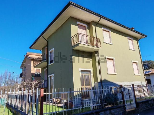Case e ville in vendita di 210 m² in Via XX Settembre