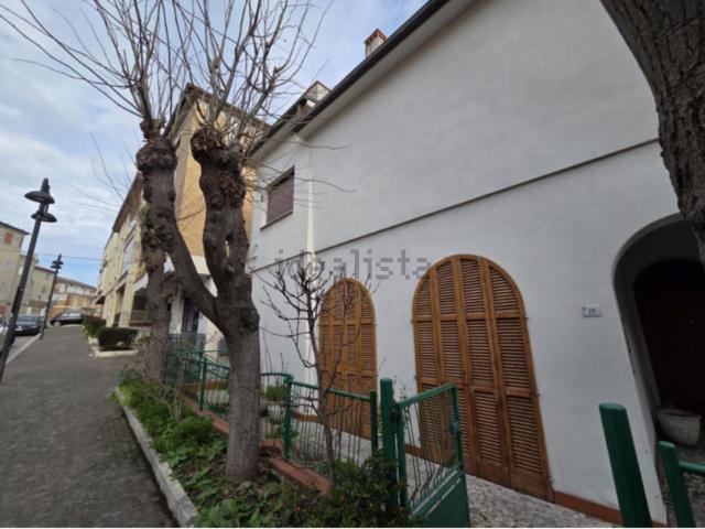 Case e ville in vendita di 210 m² in Viale Felice Cavallotti