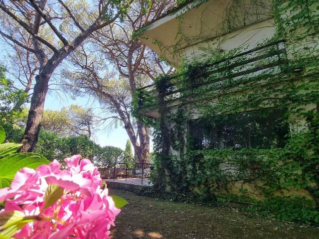 Case e ville in vendita di 210 m² in Località Montelarco