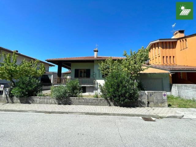 Case e ville in vendita di 211 m² in Via Batterie, 11